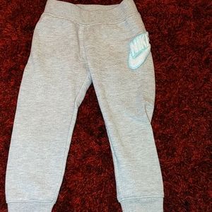 Nike sweatpants 3T